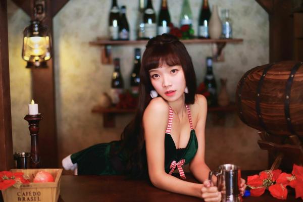 项婷婷 小欧  台湾正妹_ Kitty 2017圣诞女郎 聖誕酒館 写真集[17P]第14张图片