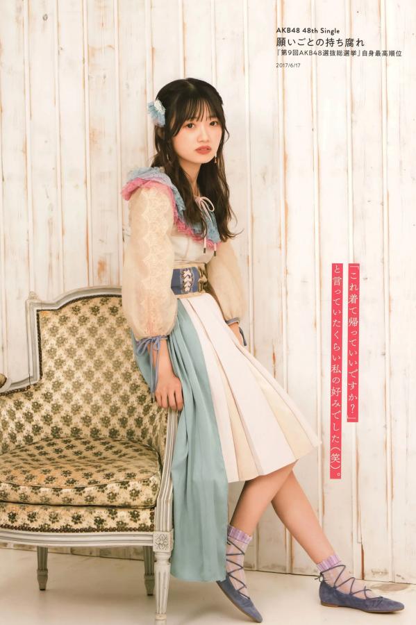 中井りか 中井里佳 中井りか《好きでした》日本清纯偶像甜美私房与哥特造型写真集 [84P]第32张图片