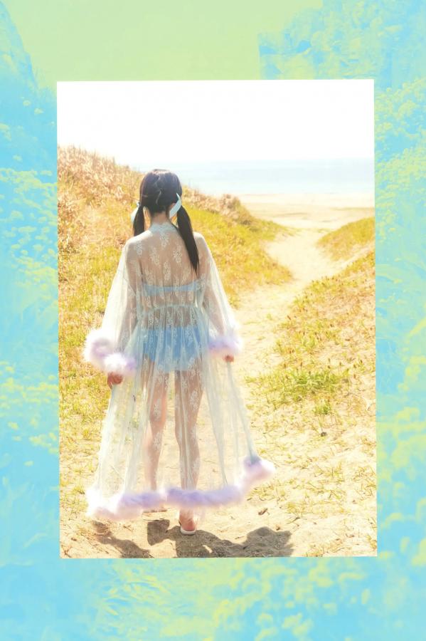 中井りか 中井里佳 中井りか《好きでした》日本清纯偶像甜美私房与哥特造型写真集 [84P]第60张图片