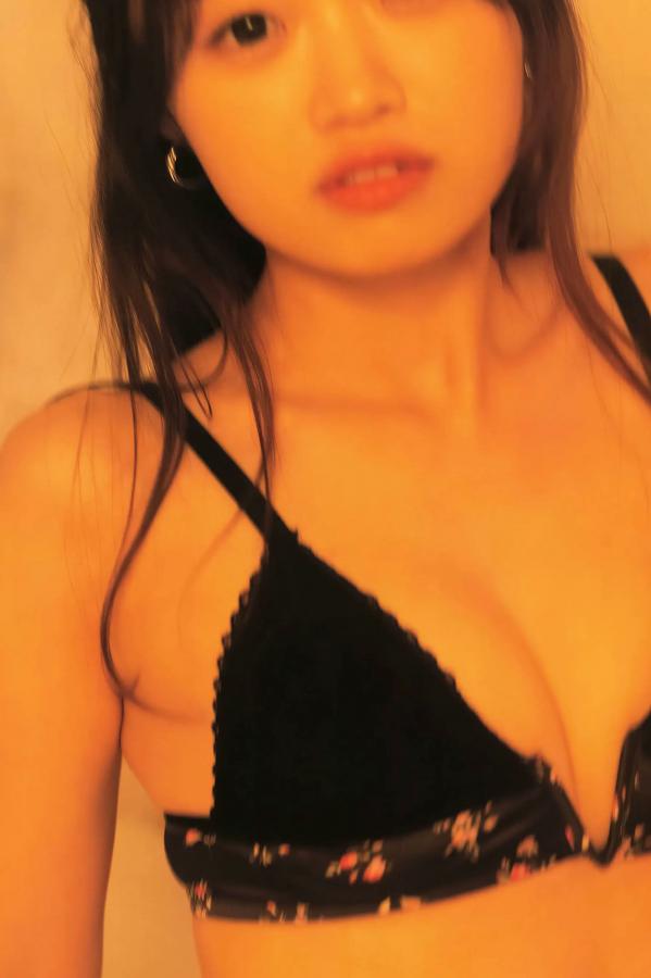 中井りか 中井里佳 中井りか《好きでした》日本清纯偶像甜美私房与哥特造型写真集 [84P]第70张图片