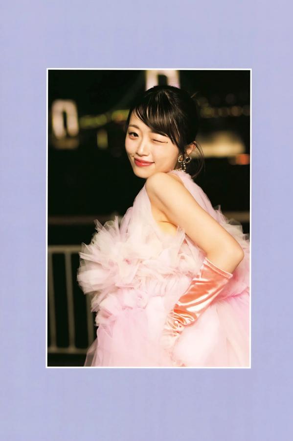 中井りか 中井里佳 中井りか《好きでした》日本清纯偶像甜美私房与哥特造型写真集 [84P]第83张图片