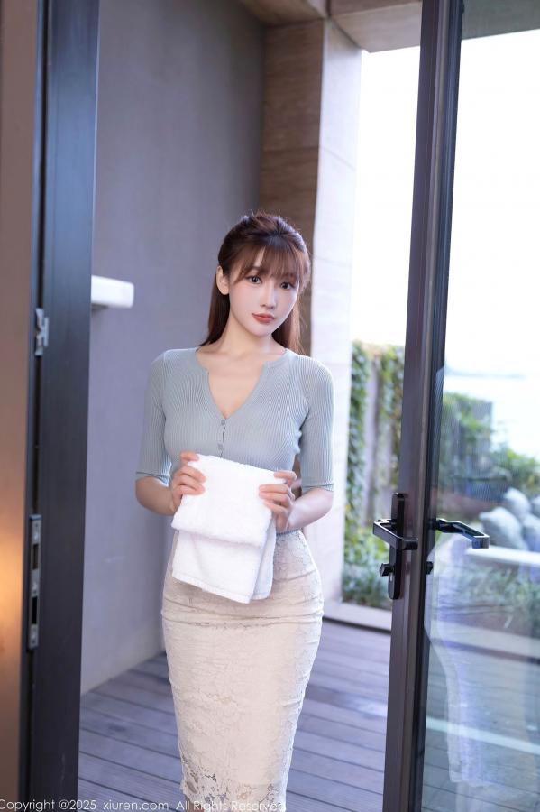 陆萱萱 萱萱Cecilia XiuRen秀人网-10757-陆萱萱-灰色针织衫搭配白色内衣 居家私房性感写真第9张图片