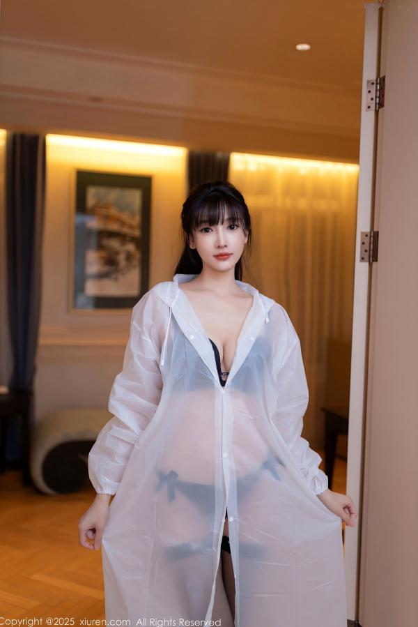 陆萱萱 萱萱Cecilia  XiuRen秀人网-9700-陆萱萱-黑色内衣吊带袜诱惑写真，轻透雨衣披覆尽显冷艳私房美感，修长美腿极尽性感第18张图片