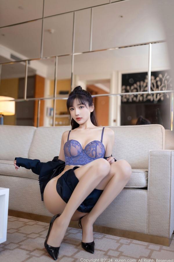 陆萱萱 萱萱Cecilia  秀人网-9263-陆萱萱-OL深蓝制服职场诱惑，蓝色内衣搭配肉丝私房写真，极致迷人御姐气质-2024.10.10第29张图片