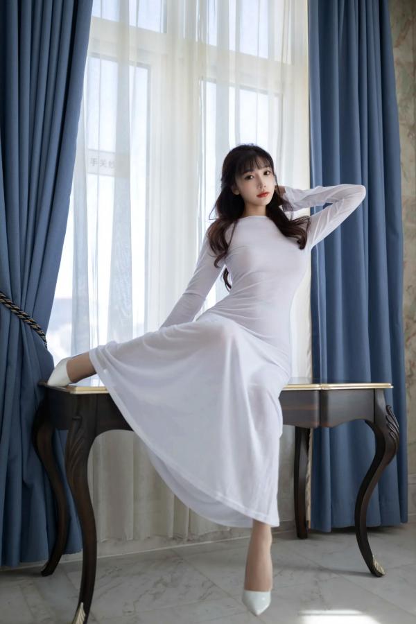 陆萱萱 萱萱Cecilia  陆萱萱 - 纯白透视礼服性感私房照，优雅女神光影间展现迷人曲线 [80P]第6张图片