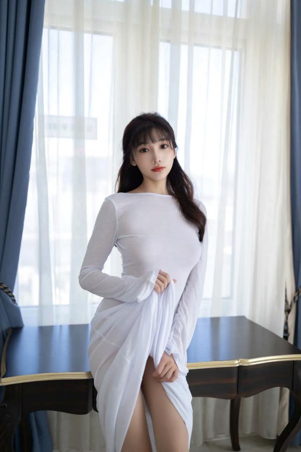 陆萱萱 萱萱Cecilia  陆萱萱 - 纯白透视礼服性感私房照，优雅女神光影间展现迷人曲线 [80P]第9张图片