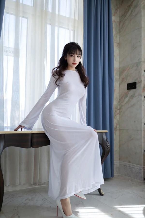 陆萱萱 萱萱Cecilia  陆萱萱魅惑肉丝私房大片：室内居家唯美白衣丝袜诱惑写真[80P]第3张图片