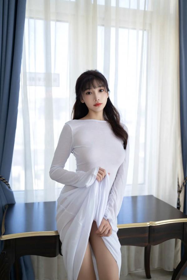 陆萱萱 萱萱Cecilia  陆萱萱魅惑肉丝私房大片：室内居家唯美白衣丝袜诱惑写真[80P]第9张图片