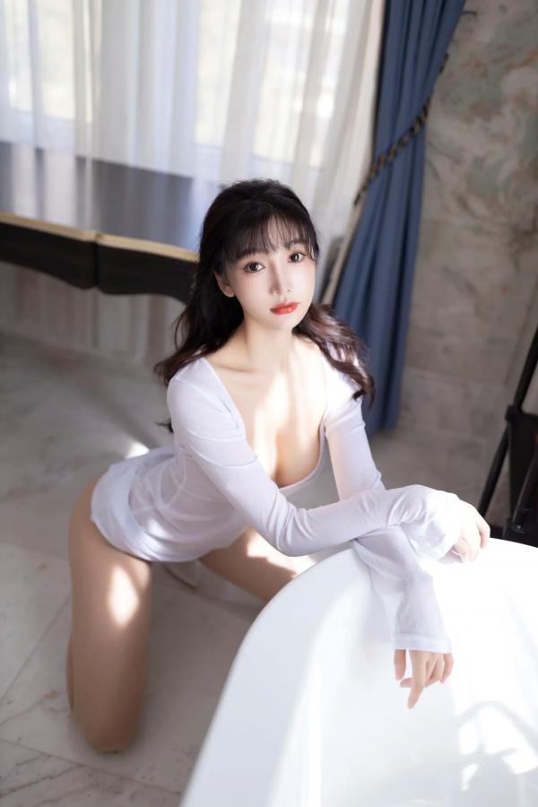 陆萱萱 萱萱Cecilia  陆萱萱魅惑肉丝私房大片：室内居家唯美白衣丝袜诱惑写真[80P]第42张图片