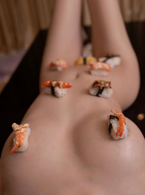 陆萱萱 萱萱Cecilia  陆萱萱人体宴私房写真，极致性感内衣秀，白嫩美腿诱惑十足，视觉盛宴第79张图片