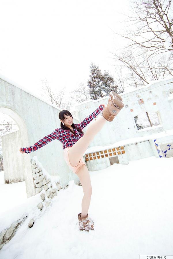 北川ゆず 北川柚子  Graphis_Yuzu Kitagawa 北川ゆず/北川柚子写真集：清纯日系少女室内私房与户外雪景诱惑第2张图片