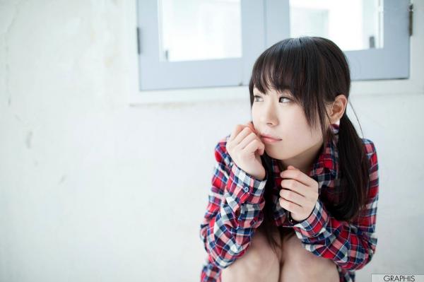 北川ゆず 北川柚子  Graphis_Yuzu Kitagawa 北川ゆず/北川柚子写真集：清纯日系少女室内私房与户外雪景诱惑第12张图片