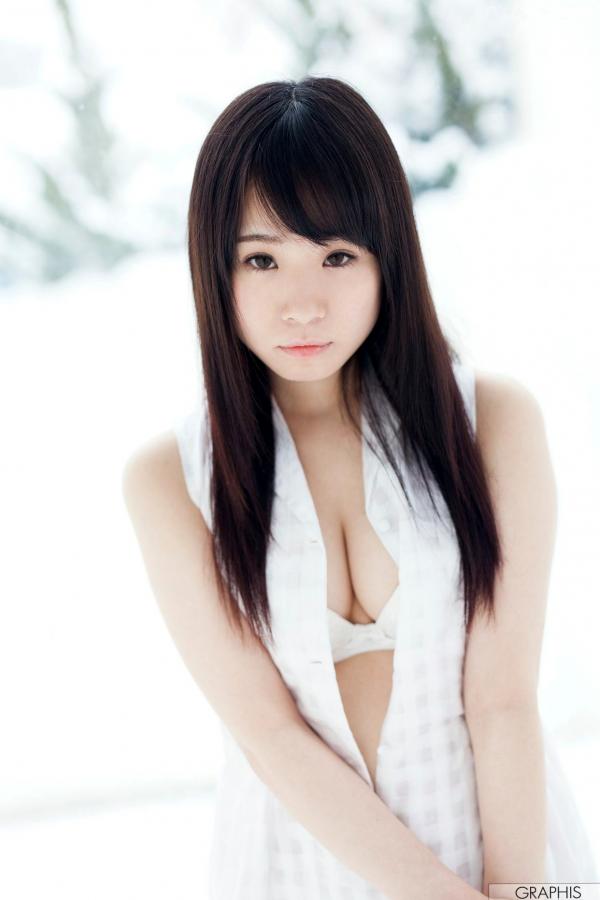 北川ゆず 北川柚子  Graphis_Yuzu Kitagawa 北川ゆず/北川柚子写真集：清纯日系少女室内私房与户外雪景诱惑第33张图片