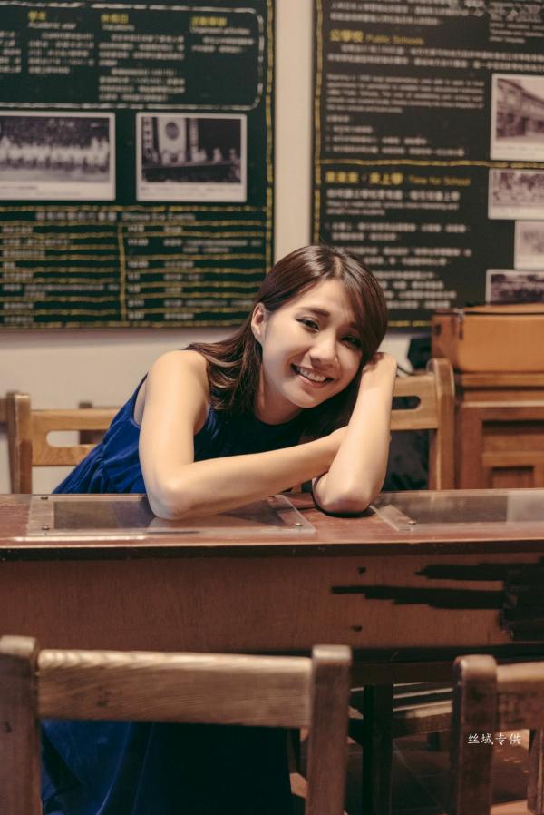 黃竹萱 Sabrina宣萱儿  台湾正妹黄竹萱《街拍》清新短发气质写真集，治愈系甜美笑容户外生活照第7张图片