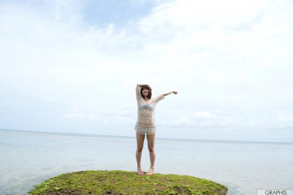 市川まさみ 市川雅美  Graphis_市川まさみ写真集：清纯海边与室内私房魅力，演绎极致骨感艺术性感画报第48张图片
