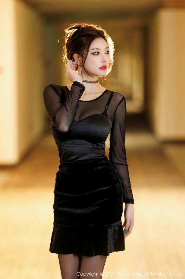 杨晨晨 sugar小甜心CC  [XiuRen]高清写真图 2025.01.17 No.9776 杨晨晨Yome 黑丝美腿第2张图片