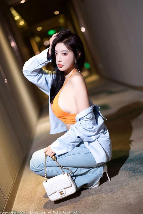 杨晨晨 sugar小甜心CC  XiuRen秀人网-9282-杨晨晨Yome-超小白色比基尼私房写真-诱惑白丝高跟显身材-大尺度美图(2024.10.14)第5张图片