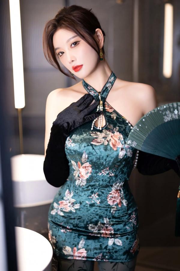 杨晨晨 sugar小甜心CC  杨晨晨 - 绿色复古旗袍与蕾丝内衣私房照，优雅与性感的碰撞 [103P]第6张图片