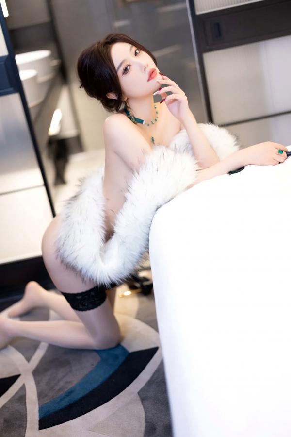杨晨晨 sugar小甜心CC  杨晨晨 - 绿色复古旗袍与蕾丝内衣私房照，优雅与性感的碰撞 [103P]第92张图片