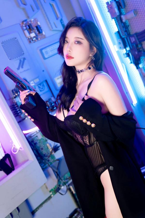 杨晨晨 sugar小甜心CC  杨晨晨 - 赛博朋克科技风私房写真，开档情趣网袜冷艳诱惑 [102P]第37张图片
