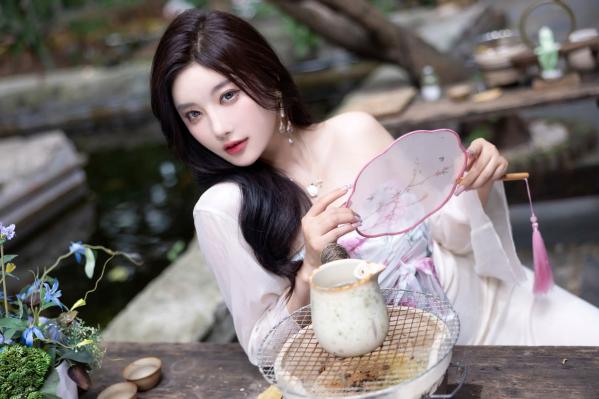 杨晨晨 sugar小甜心CC  杨晨晨《国风妖精》绝美私房写真，古典扇面与性感曲线的完美碰撞，尽显东方神韵第8张图片