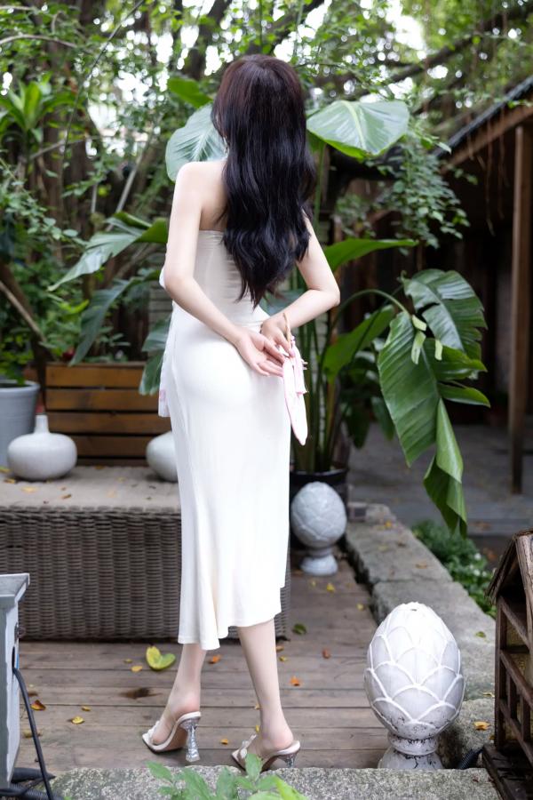 杨晨晨 sugar小甜心CC  杨晨晨《国风妖精》绝美私房写真，古典扇面与性感曲线的完美碰撞，尽显东方神韵第16张图片