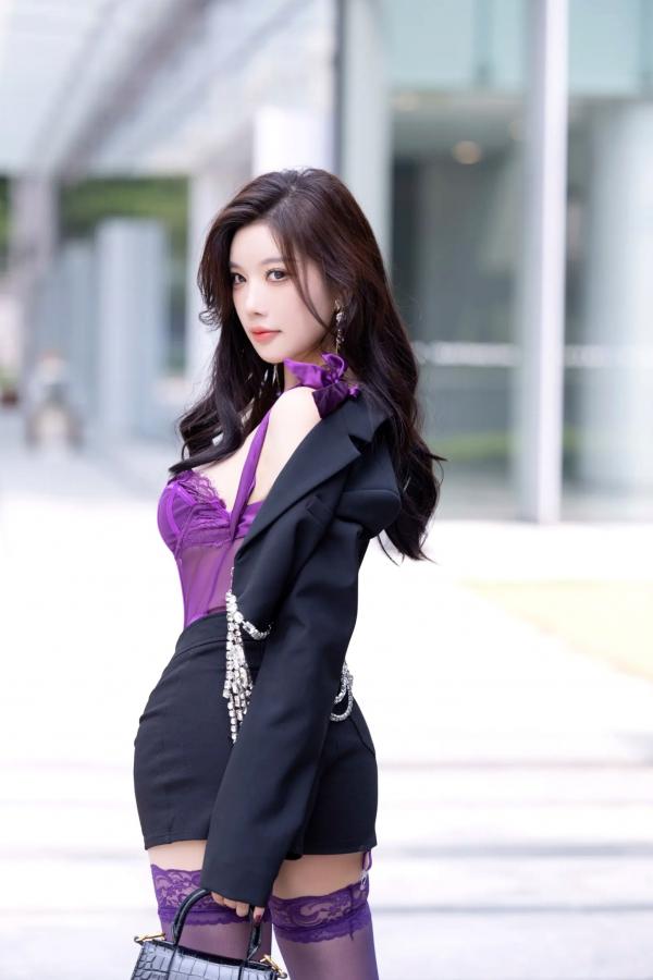 杨晨晨 sugar小甜心CC  [XR] 杨晨晨 紫色轻透情趣私房照，性感丝袜诱惑，都市地库街拍，尽显冷艳尤物风情[104P]第7张图片