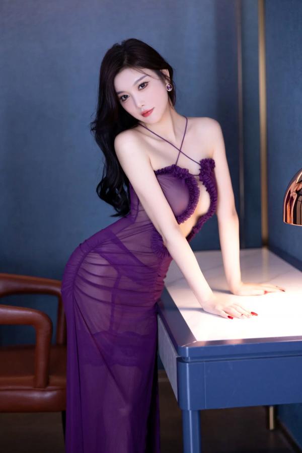 杨晨晨 sugar小甜心CC  [XR] 杨晨晨 紫色轻透情趣私房照，性感丝袜诱惑，都市地库街拍，尽显冷艳尤物风情[104P]第63张图片
