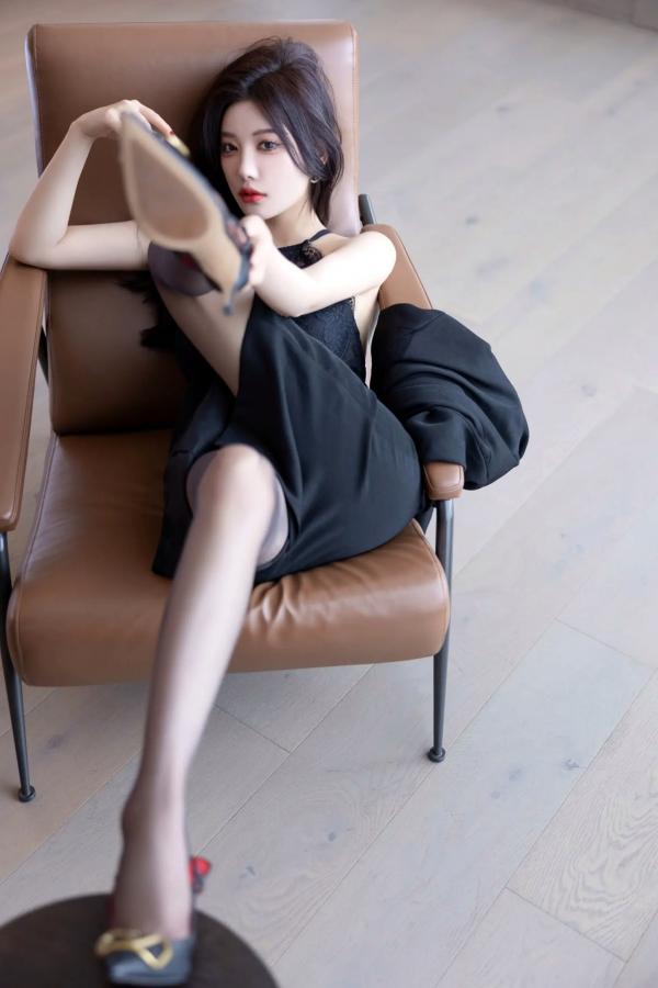 杨晨晨 杨晨晨Yome  杨晨晨 - 都市OL职场诱惑，黑丝连体内衣私房写真，气质御姐在皮椅上的极致魅惑 [109P]第32张图片