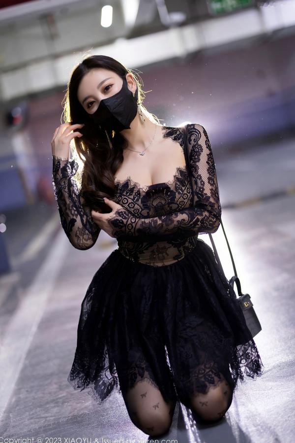 杨晨晨 杨晨晨Yome  XiaoYu语画界-988-杨晨晨Yome-黑色蕾丝透视连衣短裙、性感丝袜高跟鞋，冷艳车库与私房写真-2023.03.17无圣光第35张图片