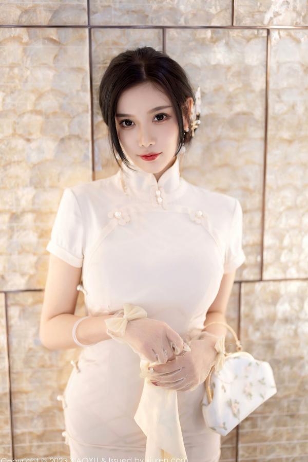 杨晨晨 杨晨晨Yome  XiaoYu语画界978期：杨晨晨白色内衣吊带丝袜私房写真，修长美腿与冷艳气质演绎极致诱惑，无圣光高清大尺度视觉大片第1张图片