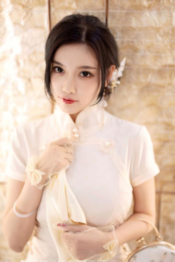 杨晨晨 杨晨晨Yome  XiaoYu语画界978期：杨晨晨白色内衣吊带丝袜私房写真，修长美腿与冷艳气质演绎极致诱惑，无圣光高清大尺度视觉大片第3张图片