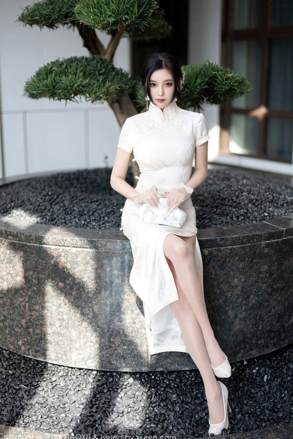 杨晨晨 杨晨晨Yome  XiaoYu语画界978期：杨晨晨白色内衣吊带丝袜私房写真，修长美腿与冷艳气质演绎极致诱惑，无圣光高清大尺度视觉大片第11张图片