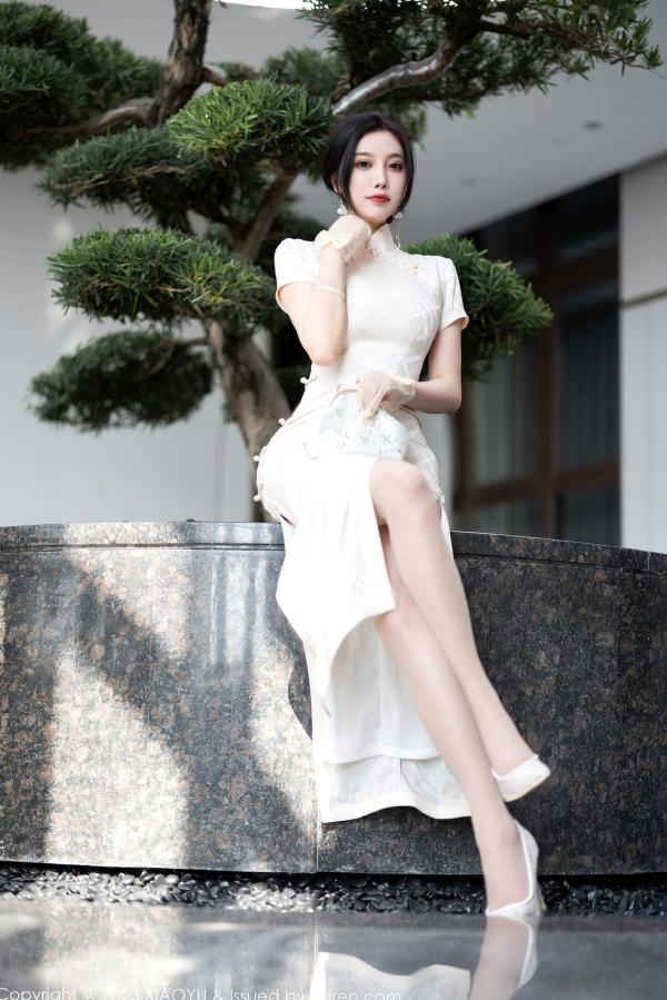 杨晨晨 杨晨晨Yome  XiaoYu语画界978期：杨晨晨白色内衣吊带丝袜私房写真，修长美腿与冷艳气质演绎极致诱惑，无圣光高清大尺度视觉大片第12张图片