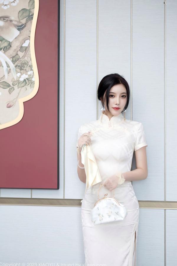 杨晨晨 杨晨晨Yome  XiaoYu语画界978期：杨晨晨白色内衣吊带丝袜私房写真，修长美腿与冷艳气质演绎极致诱惑，无圣光高清大尺度视觉大片第21张图片