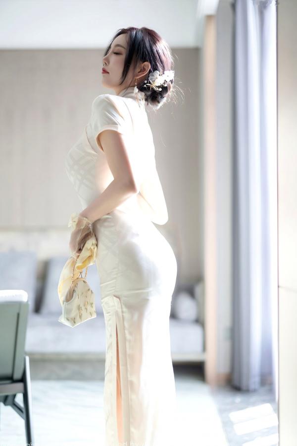 杨晨晨 杨晨晨Yome  XiaoYu语画界978期：杨晨晨白色内衣吊带丝袜私房写真，修长美腿与冷艳气质演绎极致诱惑，无圣光高清大尺度视觉大片第31张图片