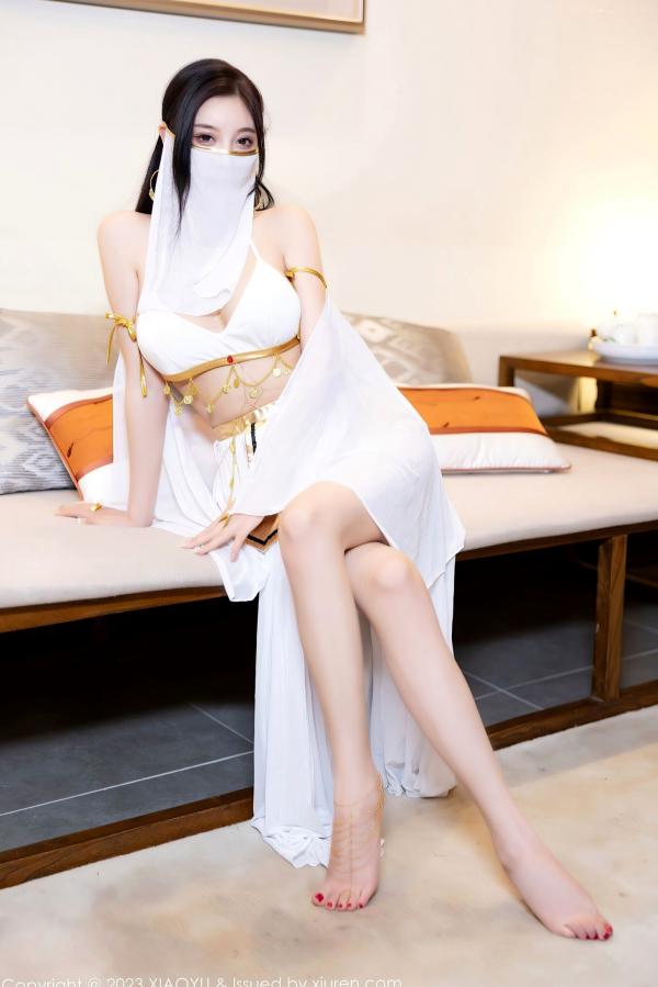 杨晨晨 杨晨晨Yome  XiaoYu语画界973期：杨晨晨Yome温泉汤池湿身写真，极品透视白纱配金色饰品，展现诱人曲线与冷艳气息，无圣光大尺度唯美呈现第1张图片