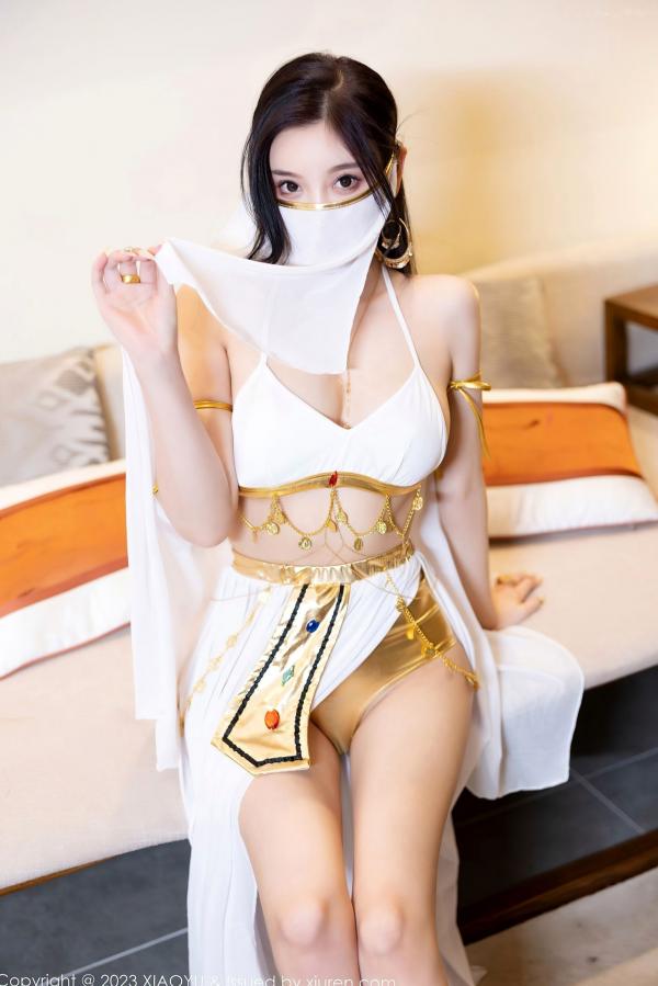杨晨晨 杨晨晨Yome  XiaoYu语画界973期：杨晨晨Yome温泉汤池湿身写真，极品透视白纱配金色饰品，展现诱人曲线与冷艳气息，无圣光大尺度唯美呈现第3张图片