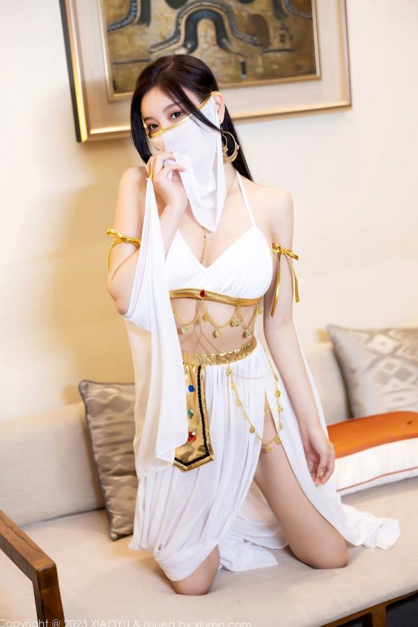 杨晨晨 杨晨晨Yome  XiaoYu语画界973期：杨晨晨Yome温泉汤池湿身写真，极品透视白纱配金色饰品，展现诱人曲线与冷艳气息，无圣光大尺度唯美呈现第15张图片