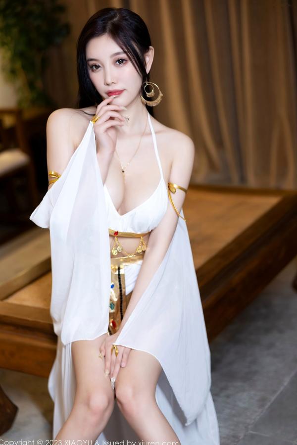 杨晨晨 杨晨晨Yome  XiaoYu语画界973期：杨晨晨Yome温泉汤池湿身写真，极品透视白纱配金色饰品，展现诱人曲线与冷艳气息，无圣光大尺度唯美呈现第23张图片