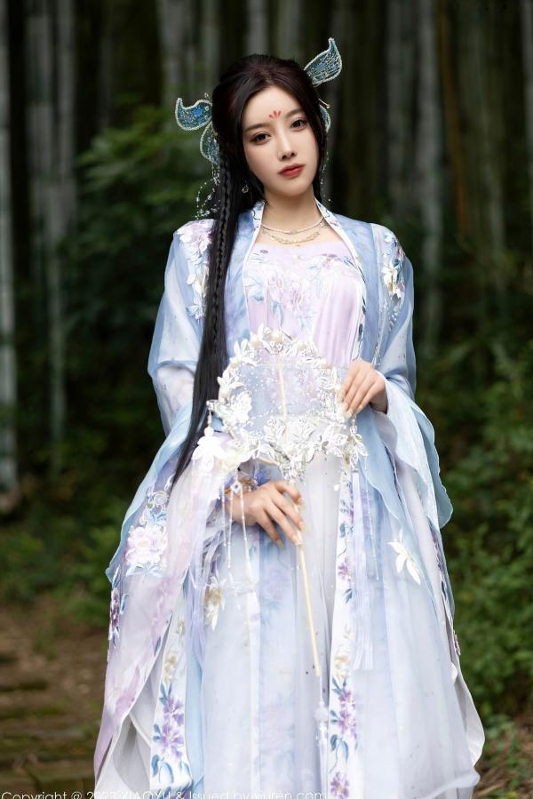 杨晨晨 杨晨晨Yome  XiaoYu语画界970杨晨晨Yome，花海古装与室内蕾丝内衣丝袜诱惑，绝美气质大尺度私房写真第3张图片