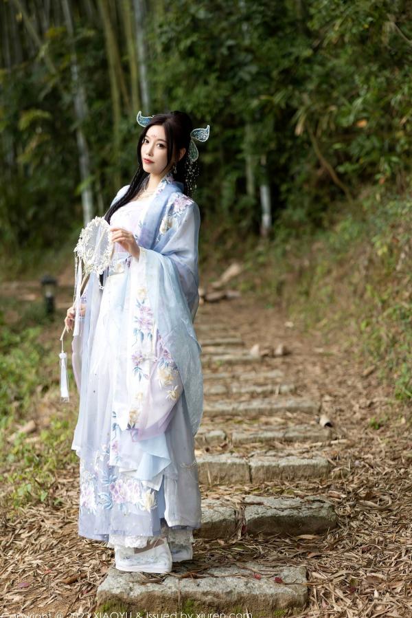 杨晨晨 杨晨晨Yome  XiaoYu语画界970杨晨晨Yome，花海古装与室内蕾丝内衣丝袜诱惑，绝美气质大尺度私房写真第5张图片