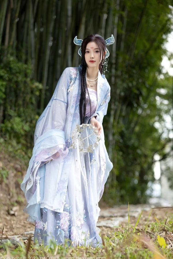 杨晨晨 杨晨晨Yome  XiaoYu语画界970杨晨晨Yome，花海古装与室内蕾丝内衣丝袜诱惑，绝美气质大尺度私房写真第13张图片