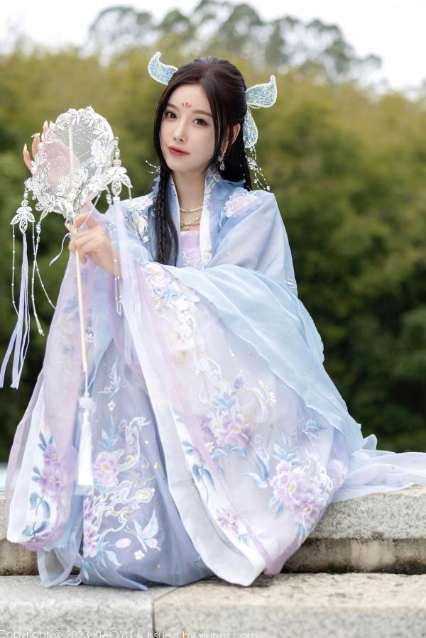 杨晨晨 杨晨晨Yome  XiaoYu语画界970杨晨晨Yome，花海古装与室内蕾丝内衣丝袜诱惑，绝美气质大尺度私房写真第19张图片
