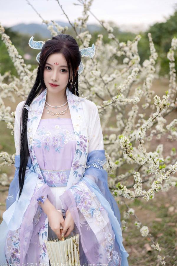 杨晨晨 杨晨晨Yome  XiaoYu语画界970杨晨晨Yome，花海古装与室内蕾丝内衣丝袜诱惑，绝美气质大尺度私房写真第28张图片