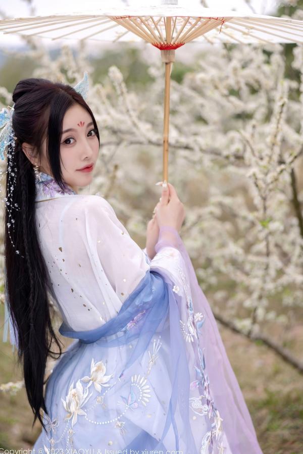 杨晨晨 杨晨晨Yome  XiaoYu语画界970杨晨晨Yome，花海古装与室内蕾丝内衣丝袜诱惑，绝美气质大尺度私房写真第29张图片