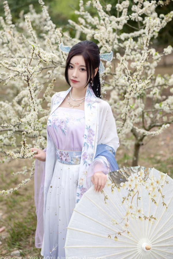 杨晨晨 杨晨晨Yome  XiaoYu语画界970杨晨晨Yome，花海古装与室内蕾丝内衣丝袜诱惑，绝美气质大尺度私房写真第35张图片