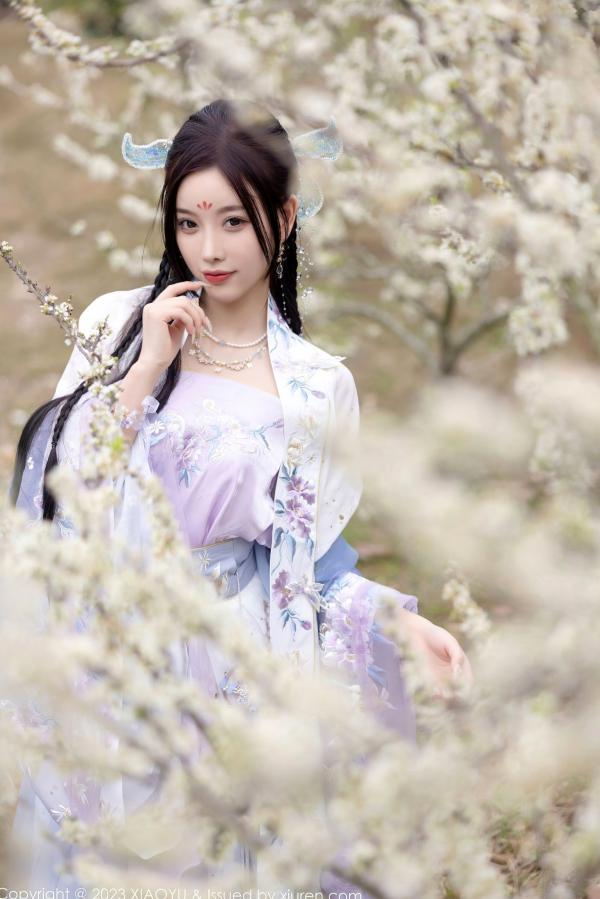 杨晨晨 杨晨晨Yome  XiaoYu语画界970杨晨晨Yome，花海古装与室内蕾丝内衣丝袜诱惑，绝美气质大尺度私房写真第40张图片