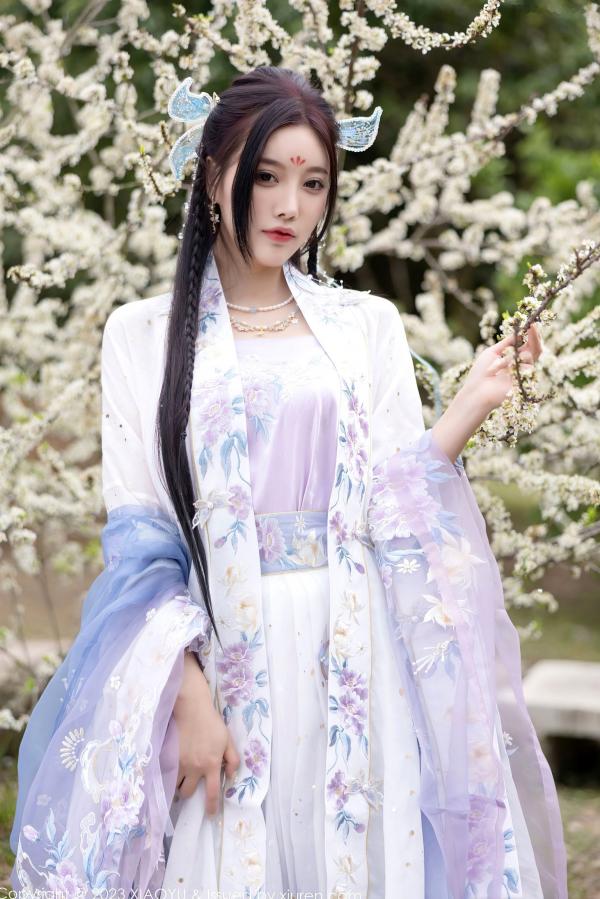 杨晨晨 杨晨晨Yome  XiaoYu语画界970杨晨晨Yome，花海古装与室内蕾丝内衣丝袜诱惑，绝美气质大尺度私房写真第43张图片