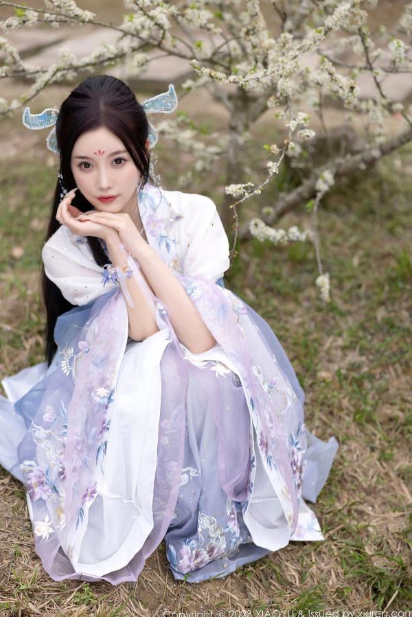 杨晨晨 杨晨晨Yome  XiaoYu语画界970杨晨晨Yome，花海古装与室内蕾丝内衣丝袜诱惑，绝美气质大尺度私房写真第44张图片